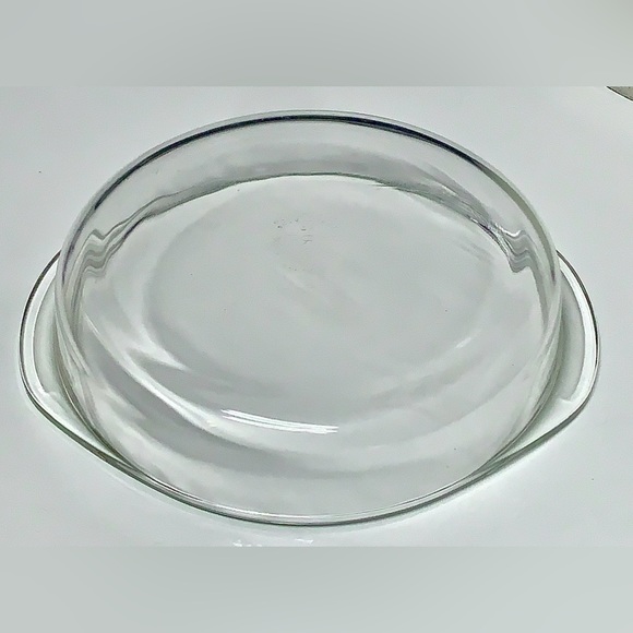 Mid Century Vintage Pyrex 221 8 1/4" Double Handled Tempered Glass Casserole - Picture 5 of 7